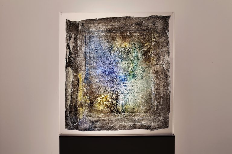 Evi Keller, Matière-Lumière [Stèle], ML-V-20-1221, 2020<br/>© Jeanne Bucher Jaeger