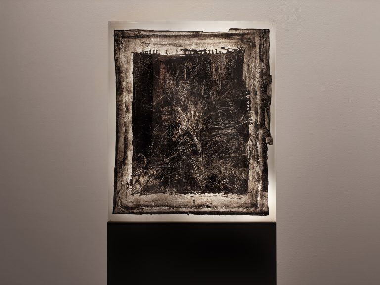 Evi Keller, Matière-Lumière [Stèle], ML-V-21-0221, 2021<br/>© Jeanne Bucher Jaeger