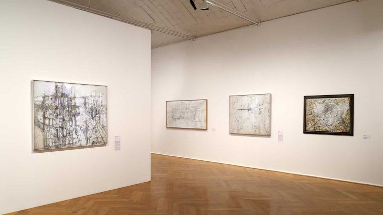 Vue d'exposition « Vieira da Silva, L'œil du Labyrinthe », 2022<br/>© Jeanne Bucher Jaeger