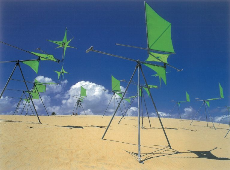 Susumu Shingu, Wind Caravan, 2001, Dunes of Cumbuco, Ceará, Brazil<br/>© Jeanne Bucher Jaeger