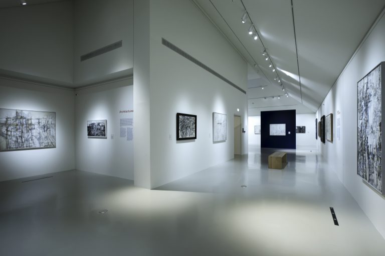 Exhibition view - Vieira da Silva L'œil du labyrinthe / L'œil des collectionneurs - December 16, 2022 - April 3, 2023<br/>© Jeanne Bucher Jaeger