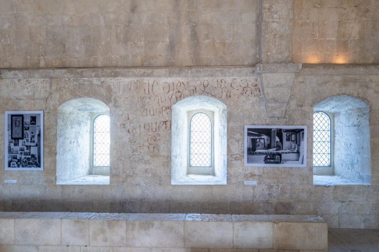 <br/>© Jeanne Bucher Jaeger